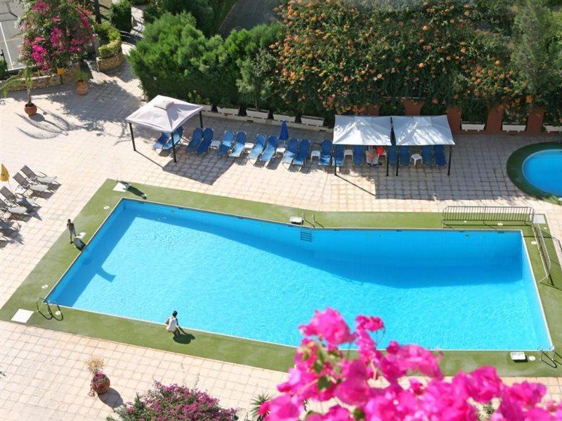 Navarria Blue Hotel Limassol Zewnętrze zdjęcie