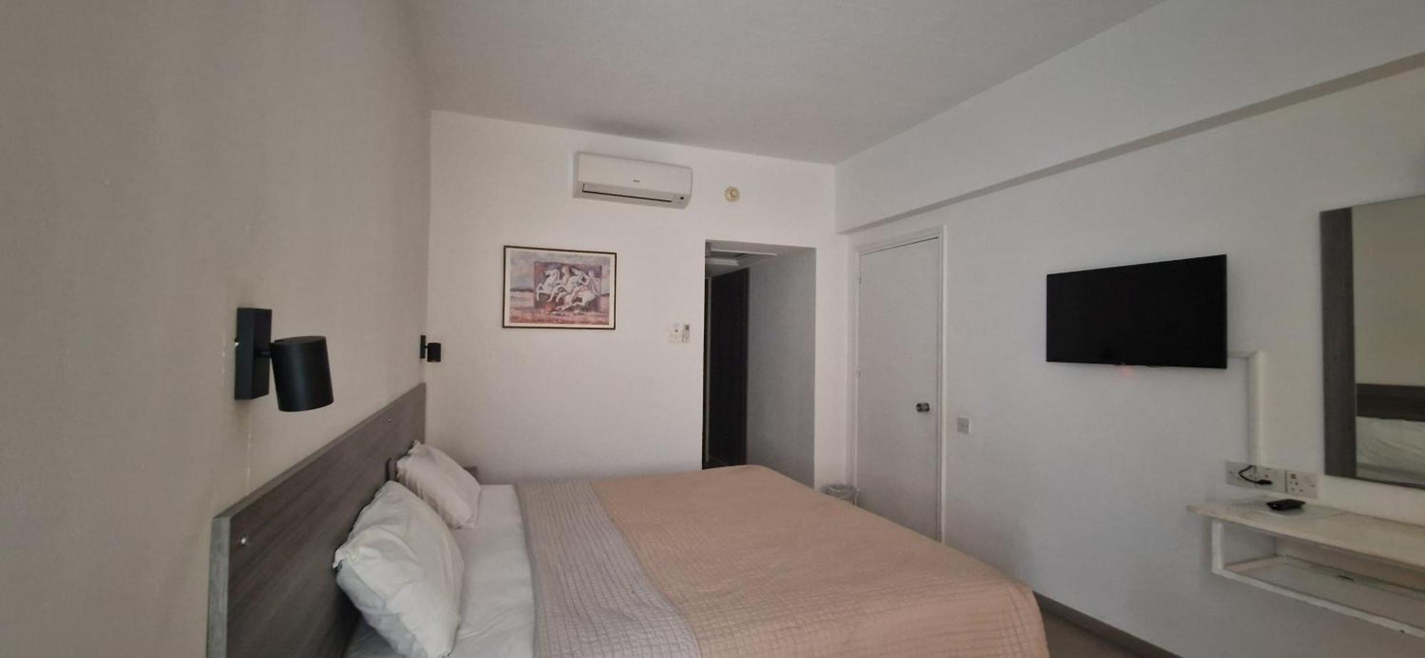 Navarria Blue Hotel Limassol Zewnętrze zdjęcie