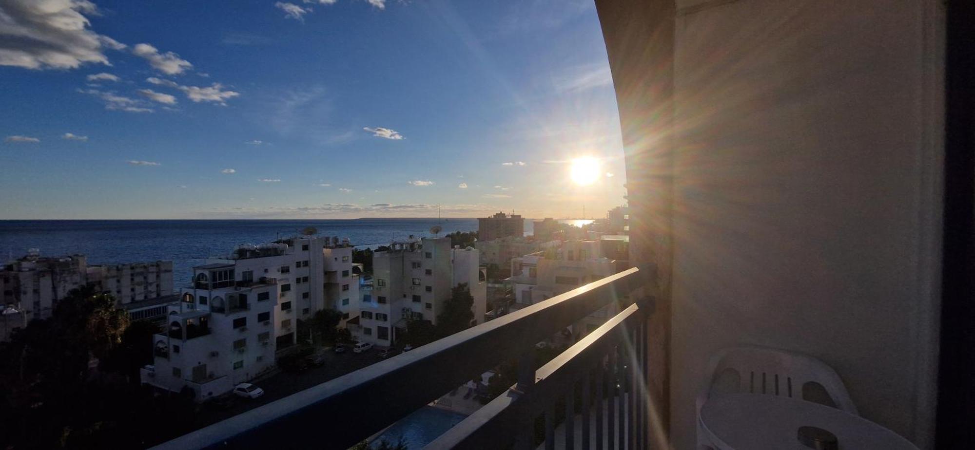 Navarria Blue Hotel Limassol Zewnętrze zdjęcie